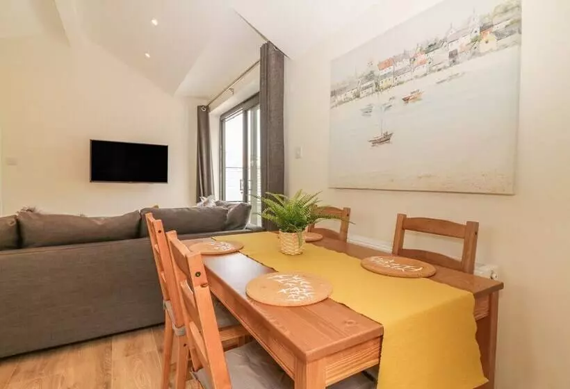 Harbour View Retreat