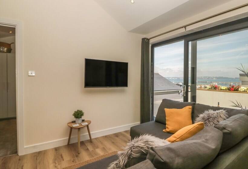 Harbour View Retreat