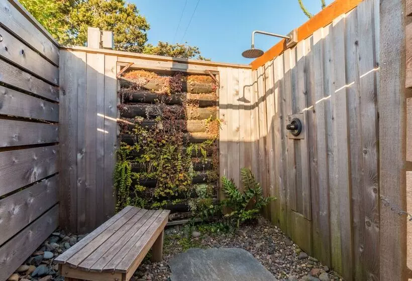 Hart’s Camp Airstream Hotel & Rv Park