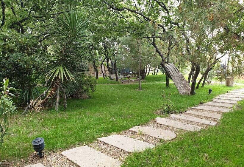 בית מלון כפרי Assos Batik Iskele Beach