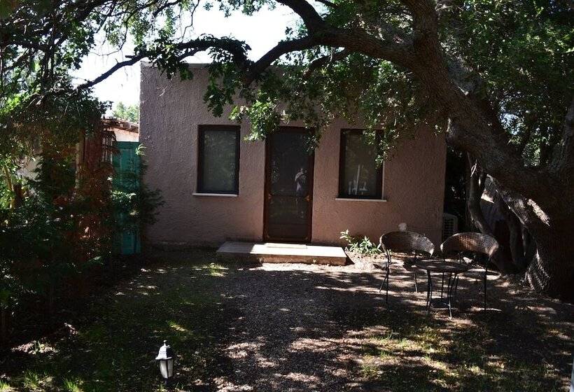 בית מלון כפרי Assos Batik Iskele Beach