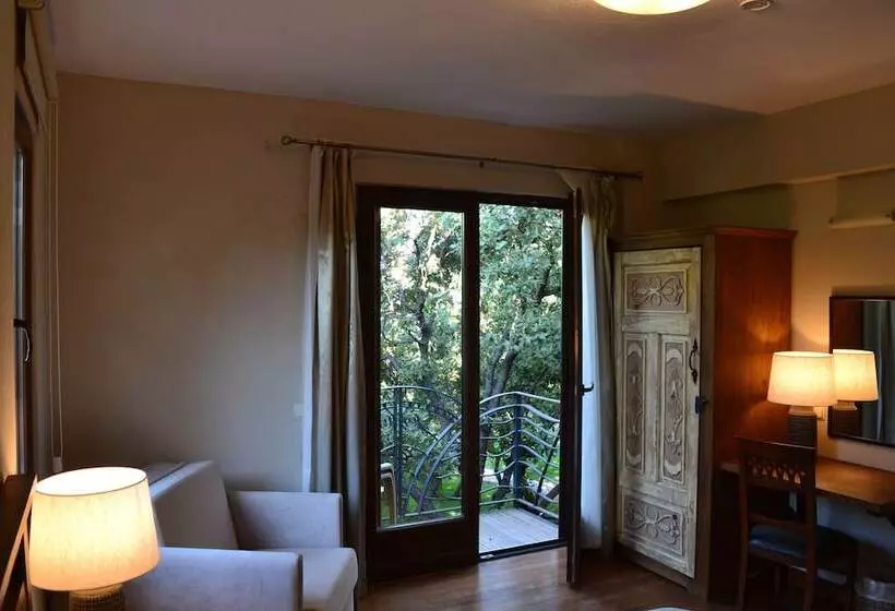 Hotelli Assos Batik Iskele Beach