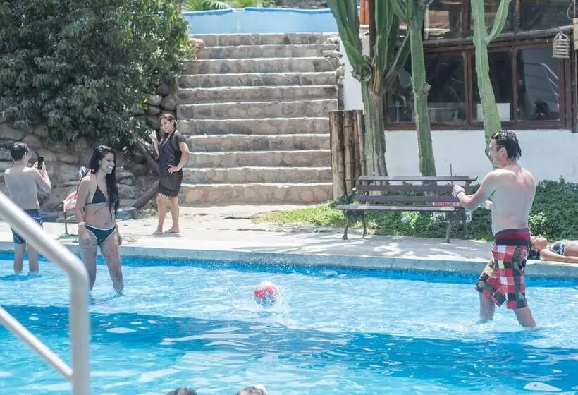 هتل Carola Lodge