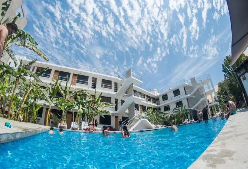هتل Carola Lodge