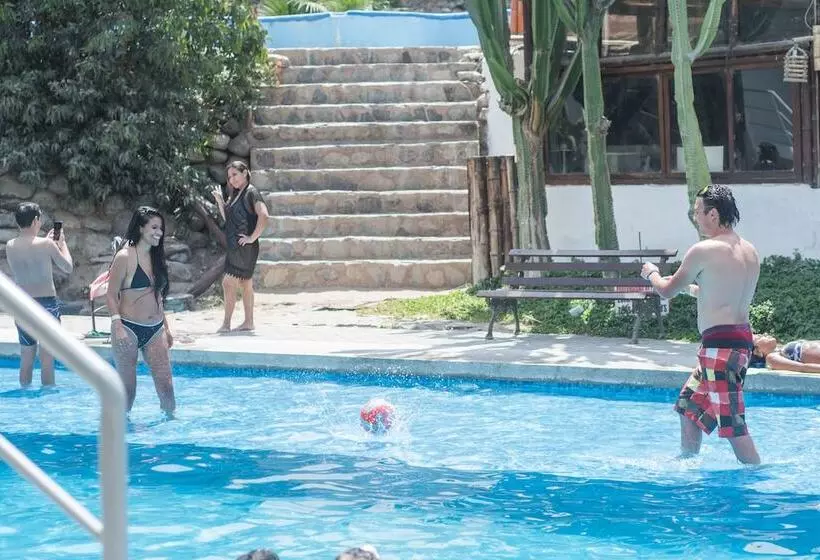هتل Carola Lodge