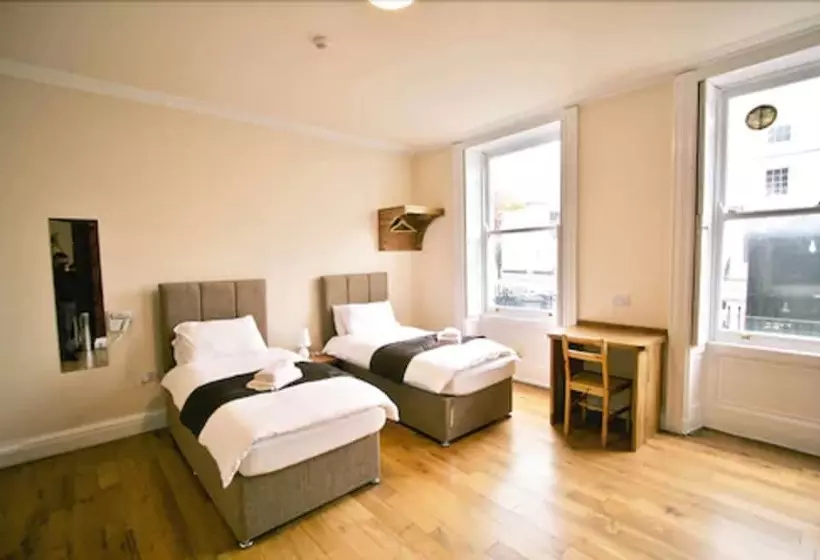 Hotelli Central Studios Gloucester Place