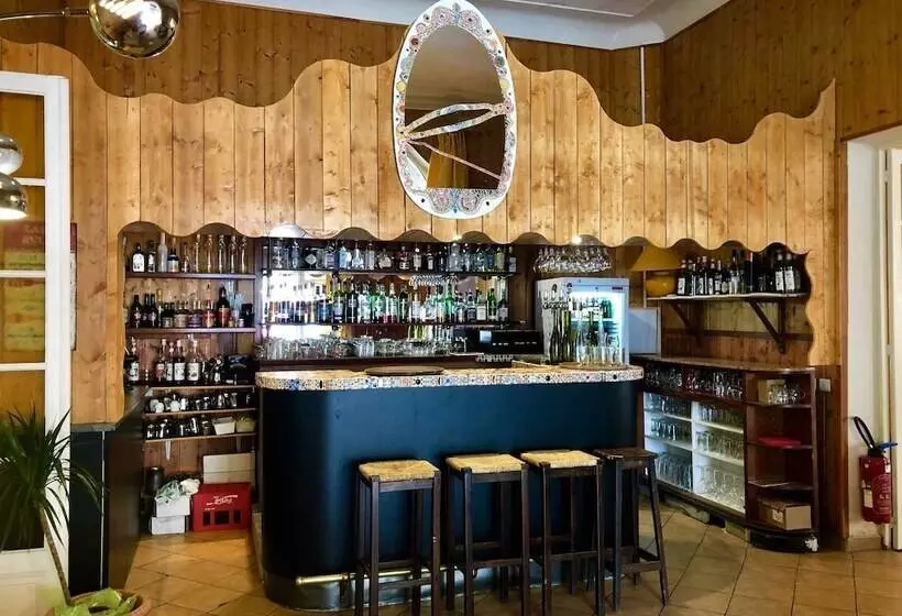 ホテル Hôtel Du Levant