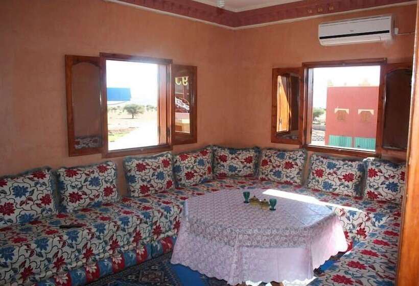 호텔 Hôtel El Fayja