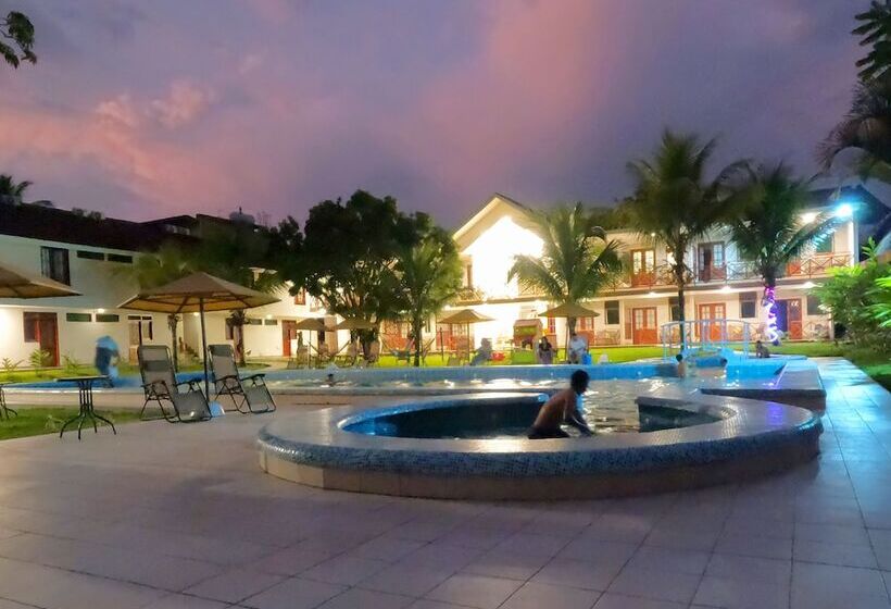 Laguna Azul Hotel & Suites