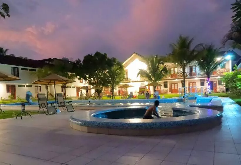 Laguna Azul Hotel & Suites