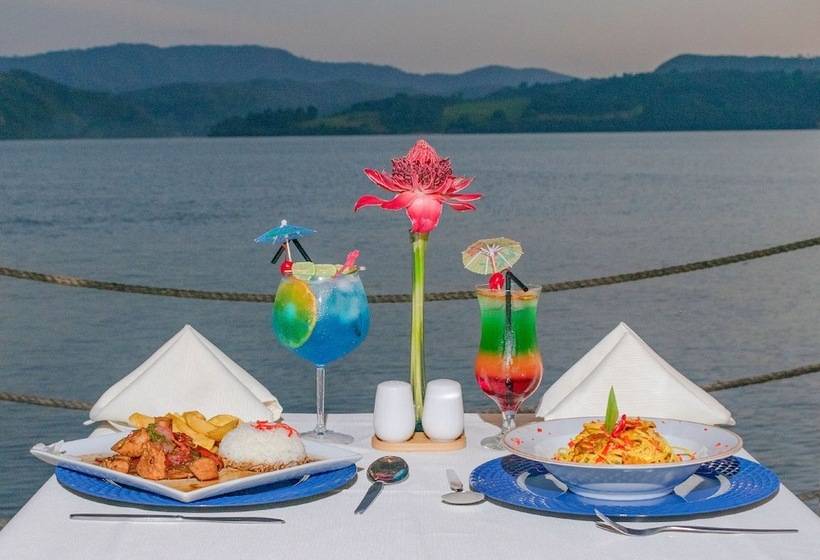 Laguna Azul Hotel & Suites