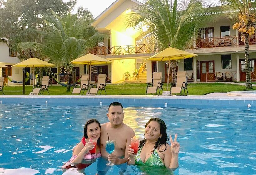 Laguna Azul Hotel & Suites