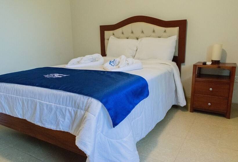 Laguna Azul Hotel & Suites