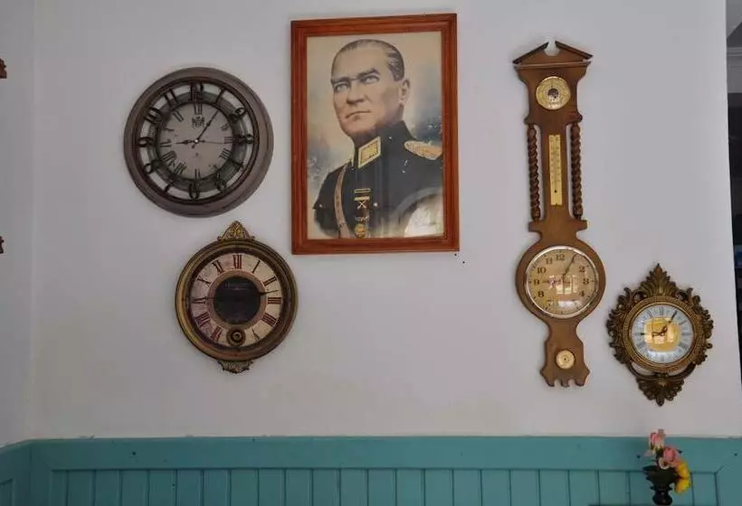 ホテル Saatli Konak Pansiyon