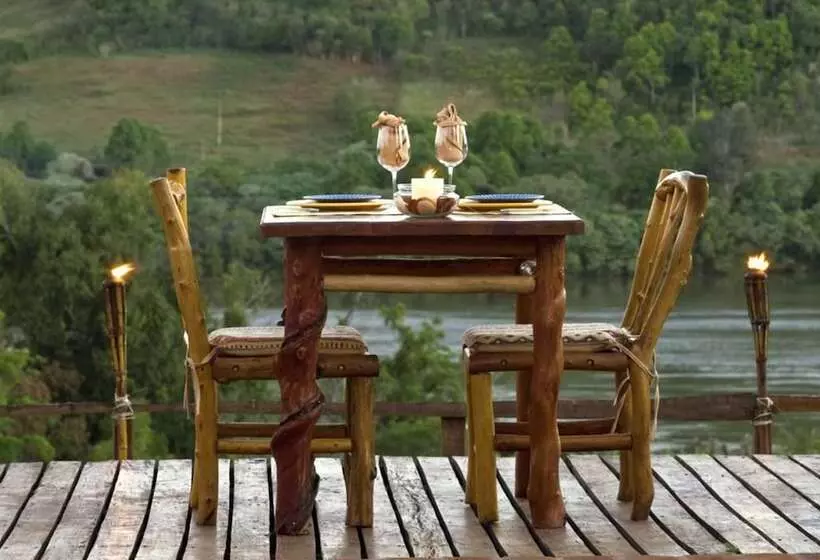 ホテル Yacaratia Lodge