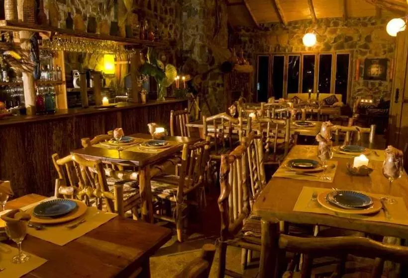 ホテル Yacaratia Lodge