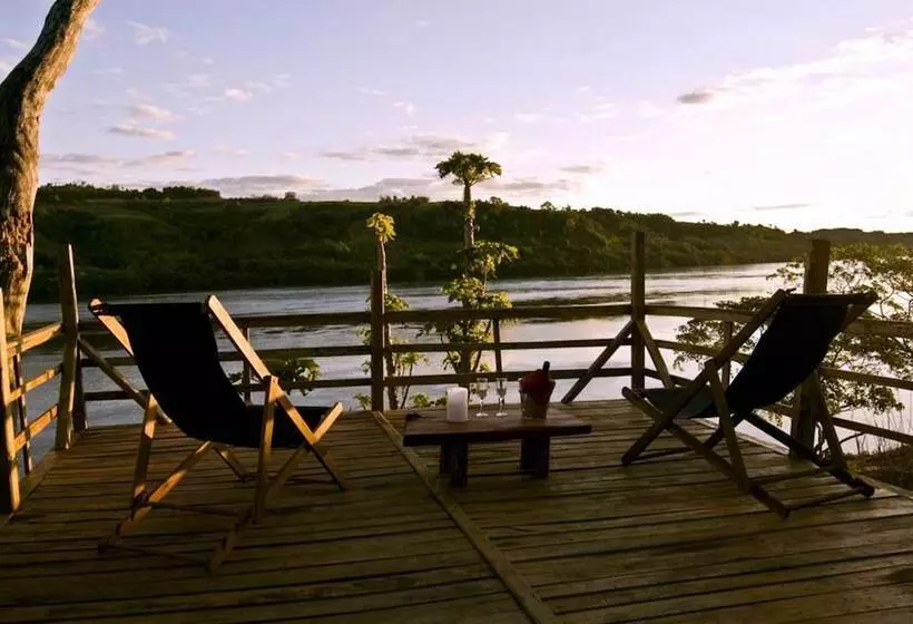 ホテル Yacaratia Lodge