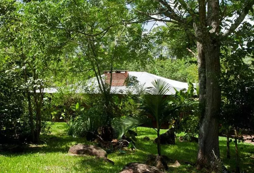 ホテル Yacaratia Lodge