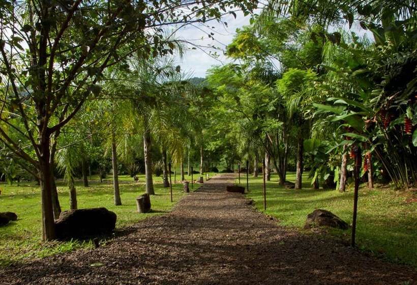 هتل Yacaratia Lodge