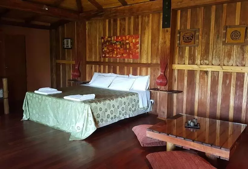 ホテル Yacaratia Lodge