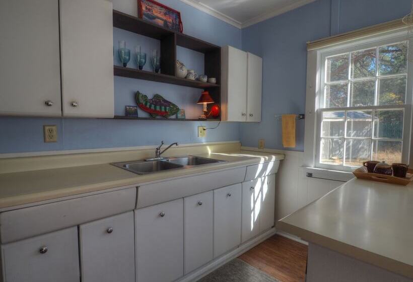 Murphy S Riverside    Ev #3178 2 Bedroom Cottage By Redawning