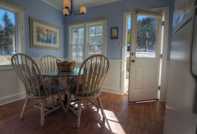 Murphy S Riverside    Ev #3178 2 Bedroom Cottage By Redawning