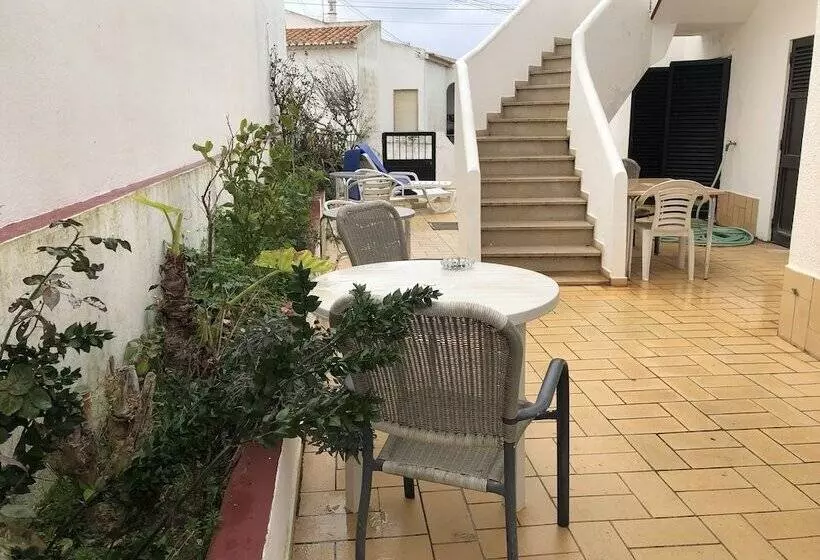 پانسیون Quartos E Apartamentos Atalaia