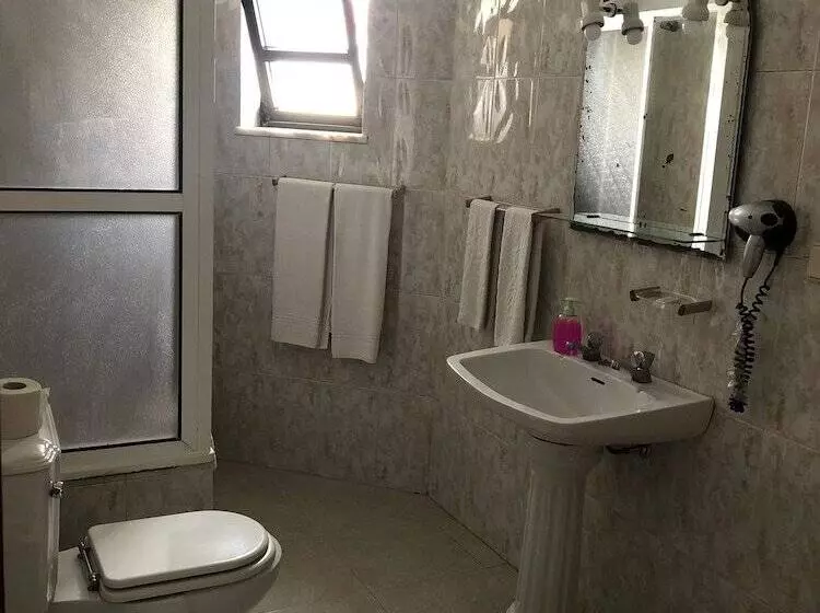 پانسیون Quartos E Apartamentos Atalaia