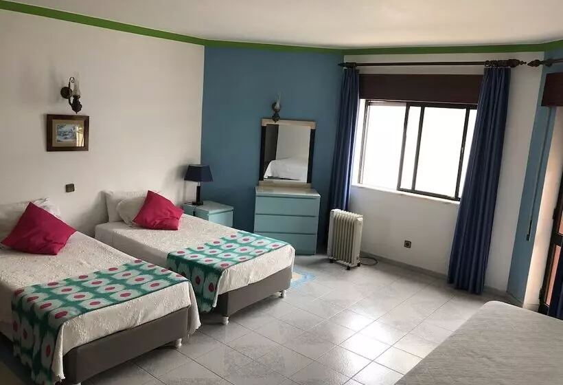 پانسیون Quartos E Apartamentos Atalaia