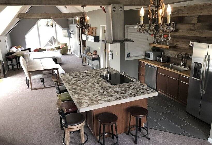 ペンション The Loft At Camelot