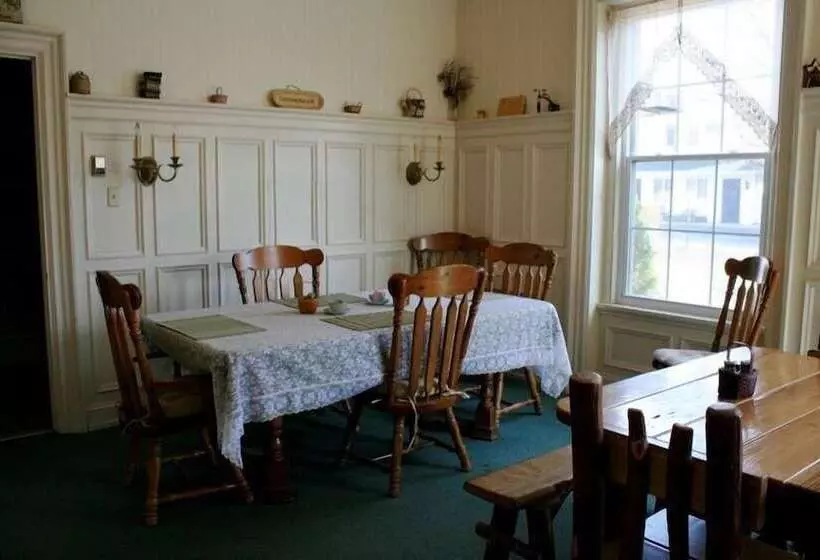 The Cozy Afghan Bed & Breakfast