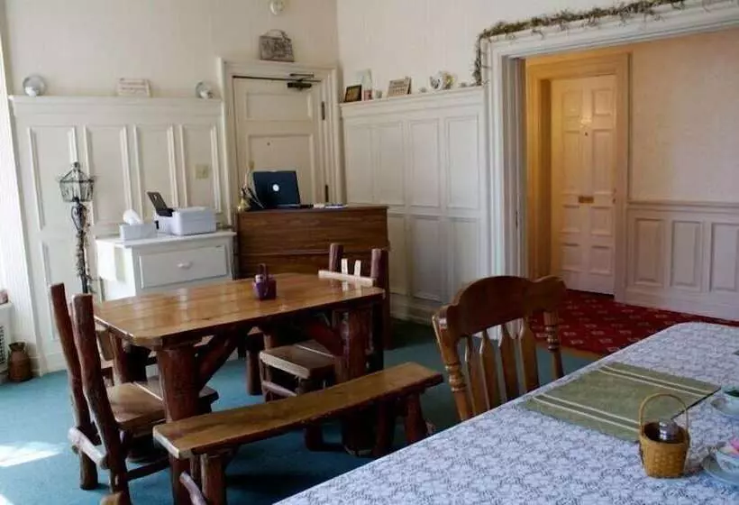 The Cozy Afghan Bed & Breakfast