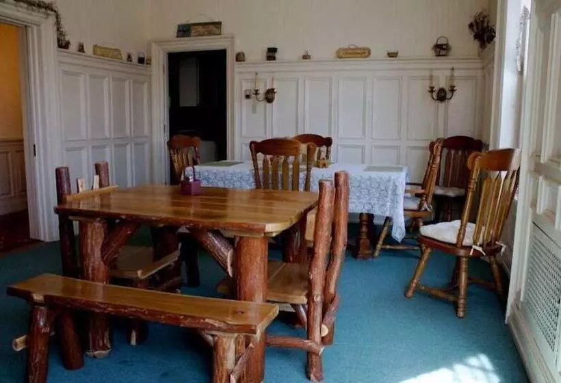 The Cozy Afghan Bed & Breakfast