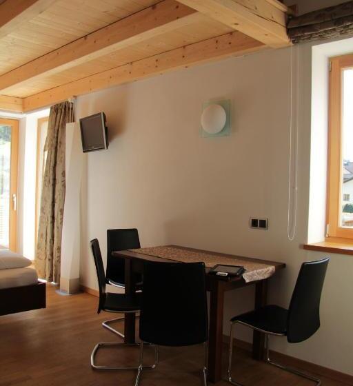 Garni   Hotel Am Burghuegel