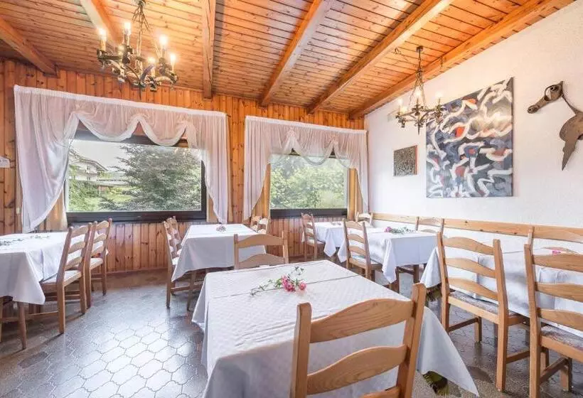 هتل Albergo Cinzia