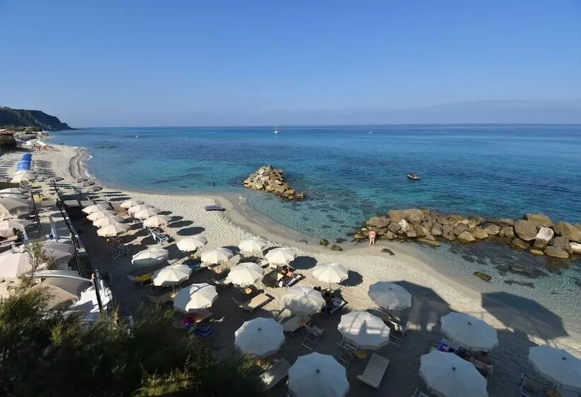 هتل Baia Del Godano Resort & Spa