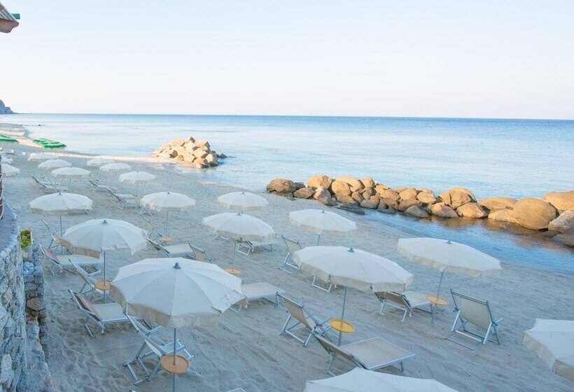 Otel Baia Del Godano Resort & Spa