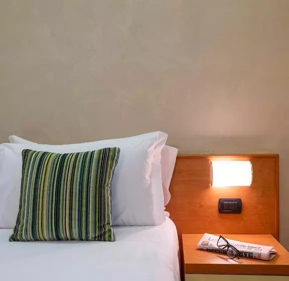 בית מלון כפרי Embassy