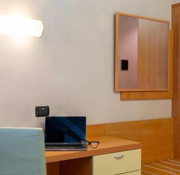 בית מלון כפרי Embassy