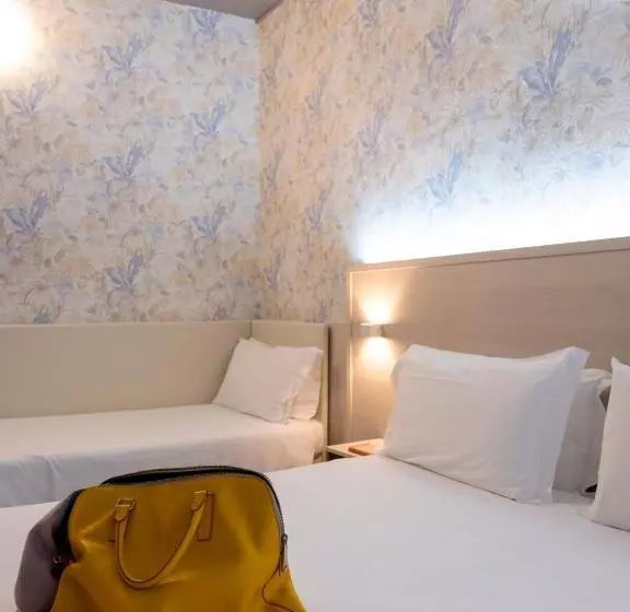 בית מלון כפרי Embassy