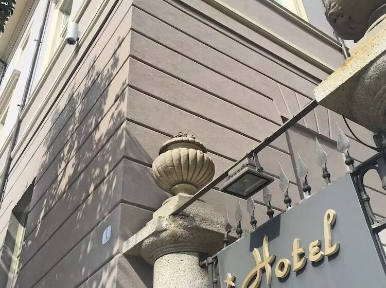 هتل Europa Varese