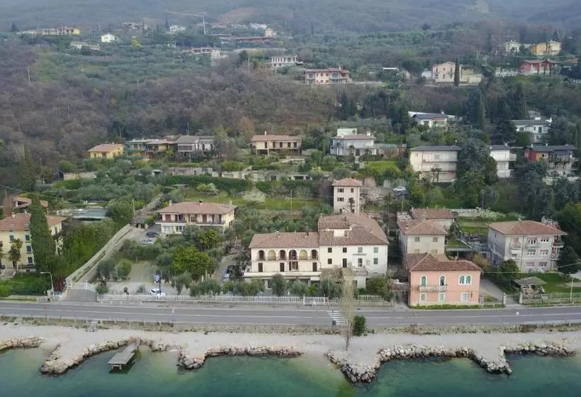 ホテル La Fraderiana