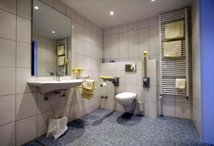 酒店 Hofgut Himmelreich