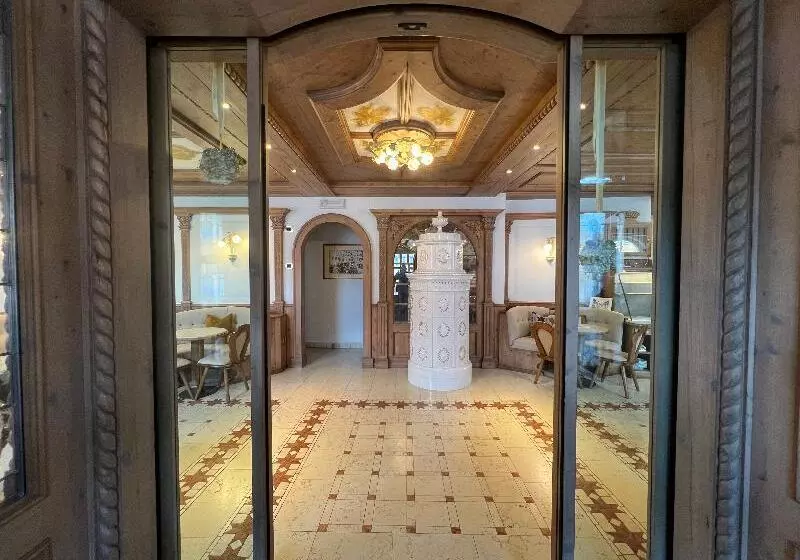 Отель Kaiserkrone Charming Retreat