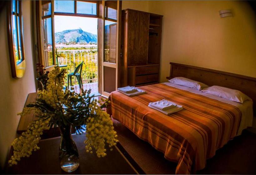 Hotel Pensione 4 Stagioni