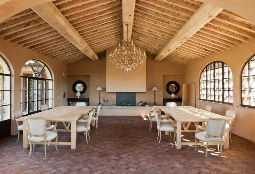 Отель Relais Sant Elena