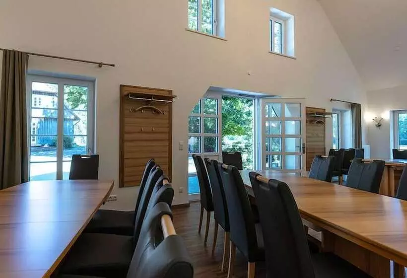 ホテル Traumzeithof