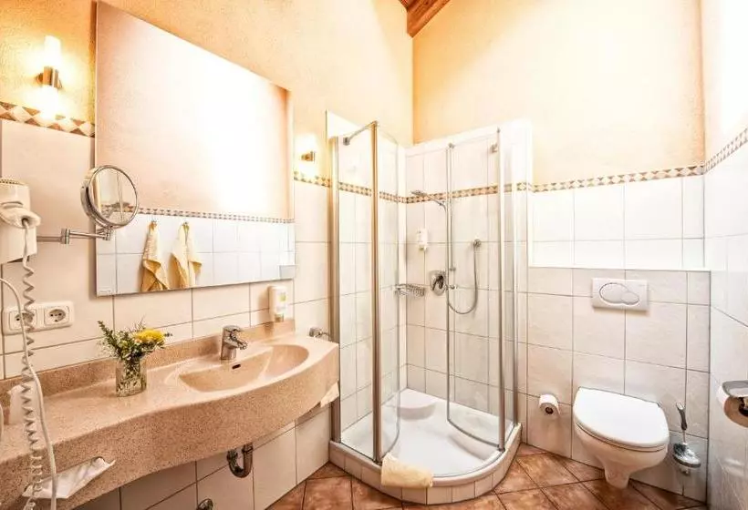 Отель Unterwirt