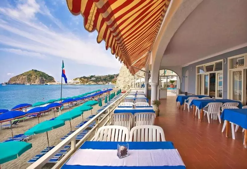 Отель Vittorio Beach Resort