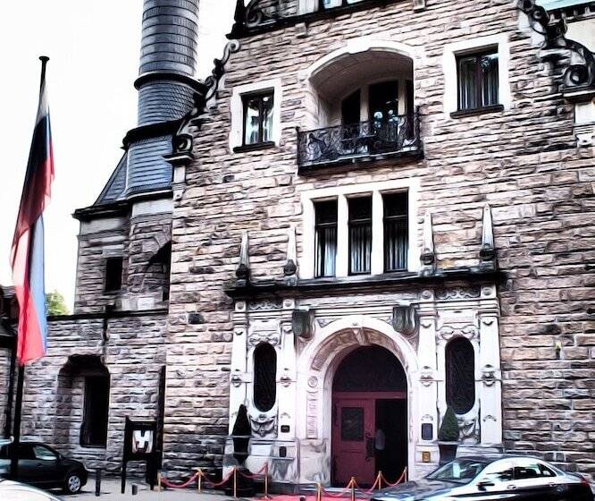 Schloss Hotel Wolfsbrunnen